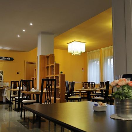 Hotel Romanisio Фоссано Экстерьер фото