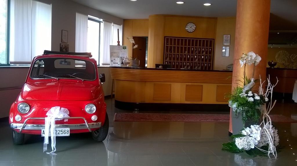 Hotel Romanisio Фоссано Экстерьер фото