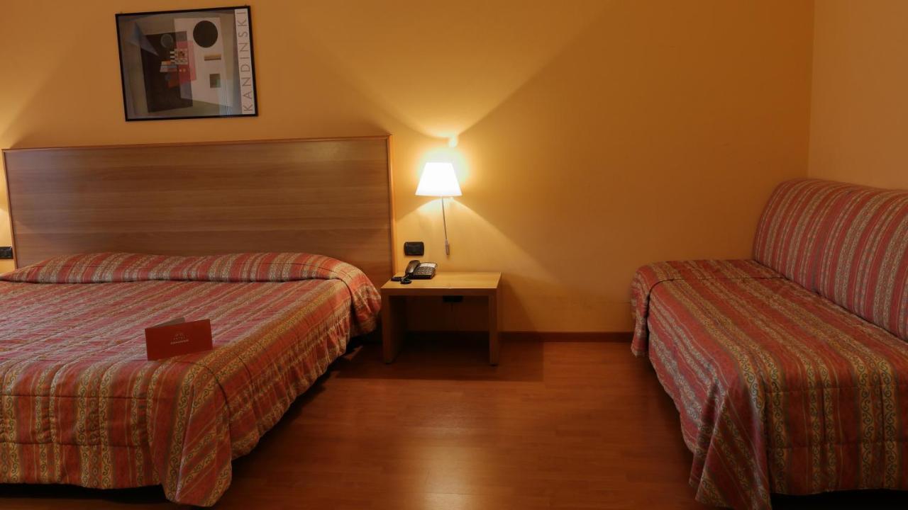 Hotel Romanisio Фоссано Экстерьер фото